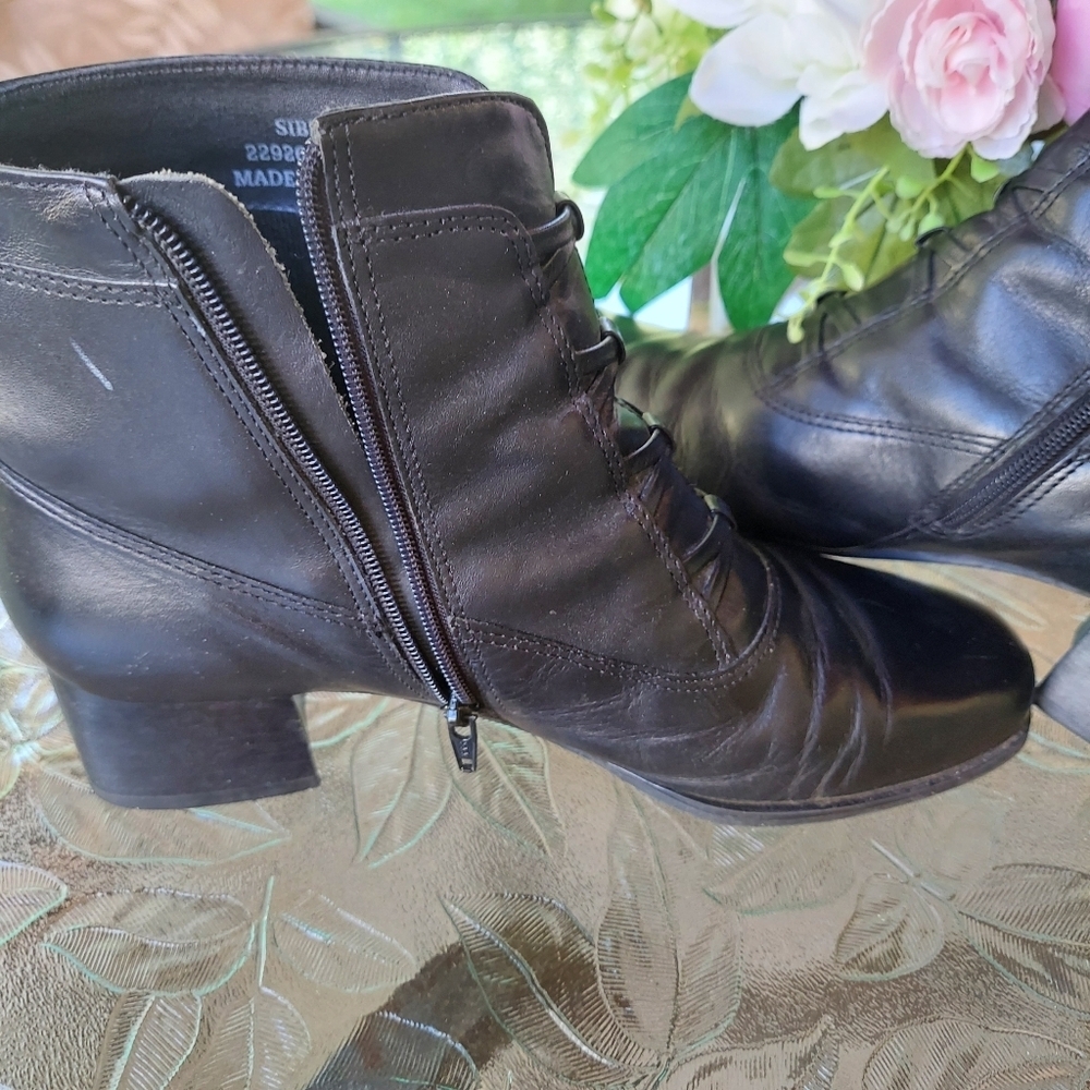 London fog black woman ankle  boots Size 7.5W. fall winter Comfy Fashion Christm - Picture 5 of 7